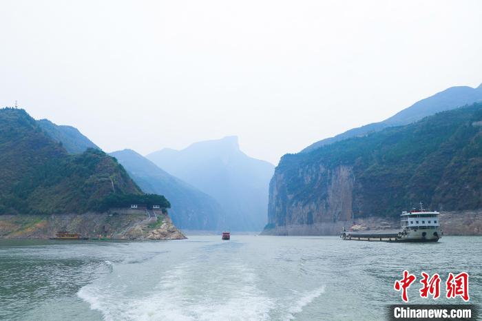 一場(chǎng)巡河“找茬”行動(dòng)，何以巡出碧水東流的長(zhǎng)江？
