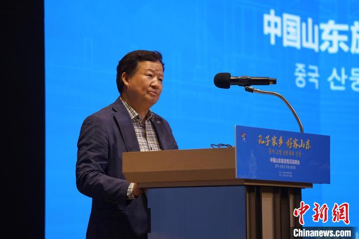 韓國(guó)一般旅游業(yè)協(xié)會(huì)副會(huì)長(zhǎng)白承弻致辭?！⑿?攝