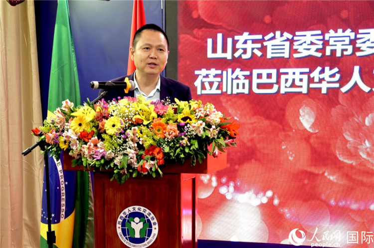 中國(guó)駐里約熱內(nèi)盧總領(lǐng)館副總領(lǐng)事王尉育致辭。人民網(wǎng)記者宋亦然攝