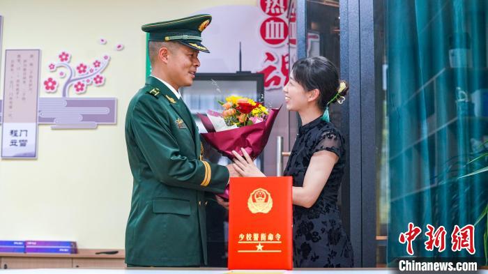 軍功章有你的一半?！堦愑?攝