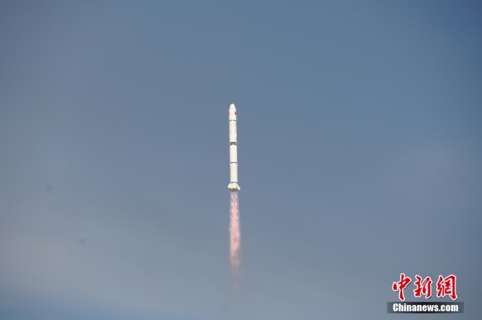 北京時間2023年8月9日6時53分，我國在太原衛(wèi)星發(fā)射中心使用長征二號丙運載火箭，成功將環(huán)境減災(zāi)二號06星發(fā)射升空，衛(wèi)星順利送入預(yù)定軌道，發(fā)射任務(wù)獲得圓滿成功。此次任務(wù)是長征系列運載火箭第482次飛行。馮陽 攝