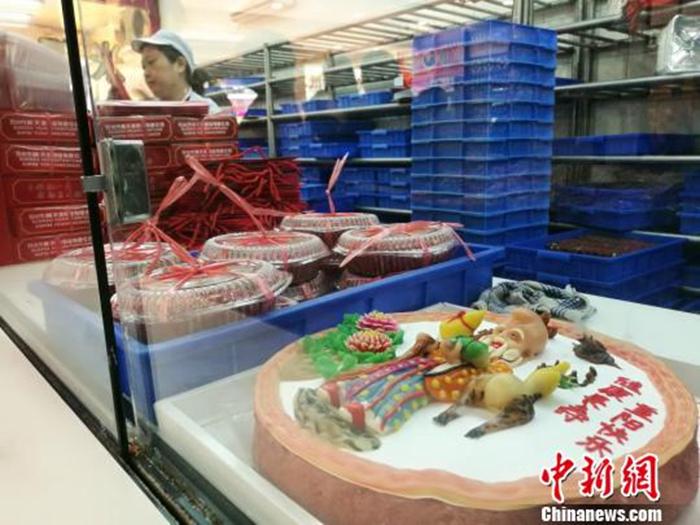 資料圖：等待銷售的重陽糕?！＄娚?攝