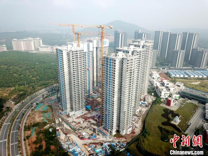 廣州一在建樓盤。 范少鵬 攝
