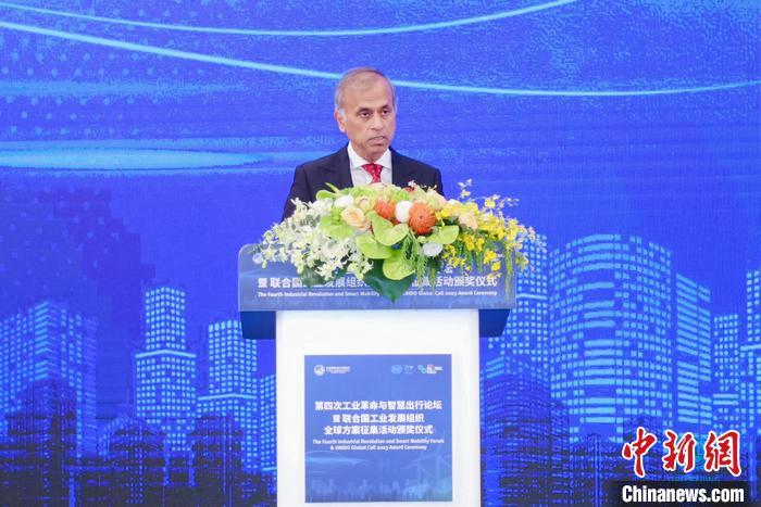 聯(lián)合國(guó)駐華協(xié)調(diào)員常啟德發(fā)表演講。