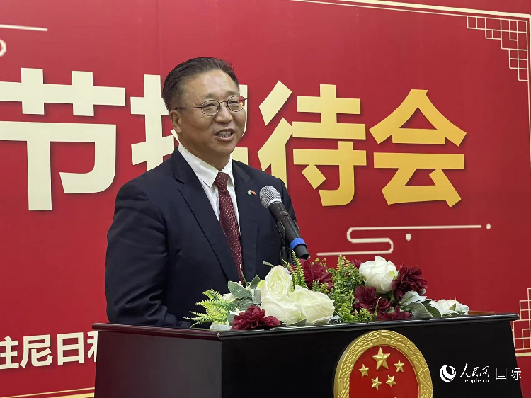 中國(guó)駐尼日利亞大使崔建春致辭。人民網(wǎng)記者 姜宣攝