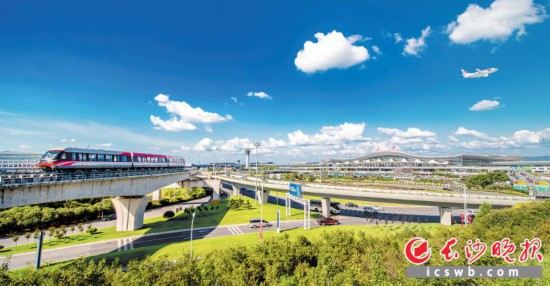 　　根據(jù)《實施意見》，長沙將建設聯(lián)通世界的航空樞紐，打造輻射全國的鐵路樞紐，深化綜合交通協(xié)調(diào)機制。    資料圖片