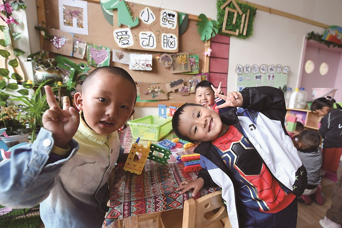 江蘇援建的拉薩市江蘇實驗幼兒園，所有師資在江蘇接受培訓(xùn)，打造具有江蘇水準(zhǔn)的優(yōu)質(zhì)學(xué)前教育資源。 本報記者 萬程鵬 攝