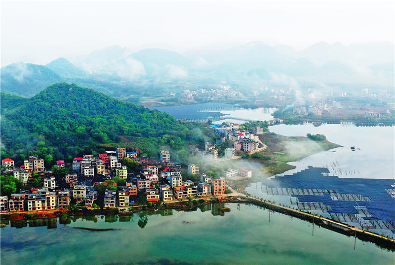 湖南省郴州市嘉禾縣千家洞水庫(kù)風(fēng)光。黃春濤攝