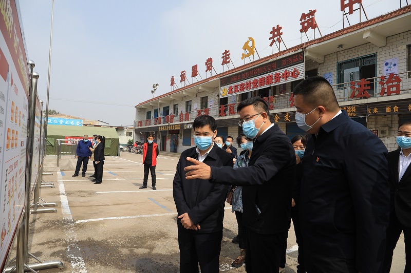張農(nóng)壽在晉源街道北瓦窯村調(diào)研抓黨建促基層治理能力提升專項行動落實工作。