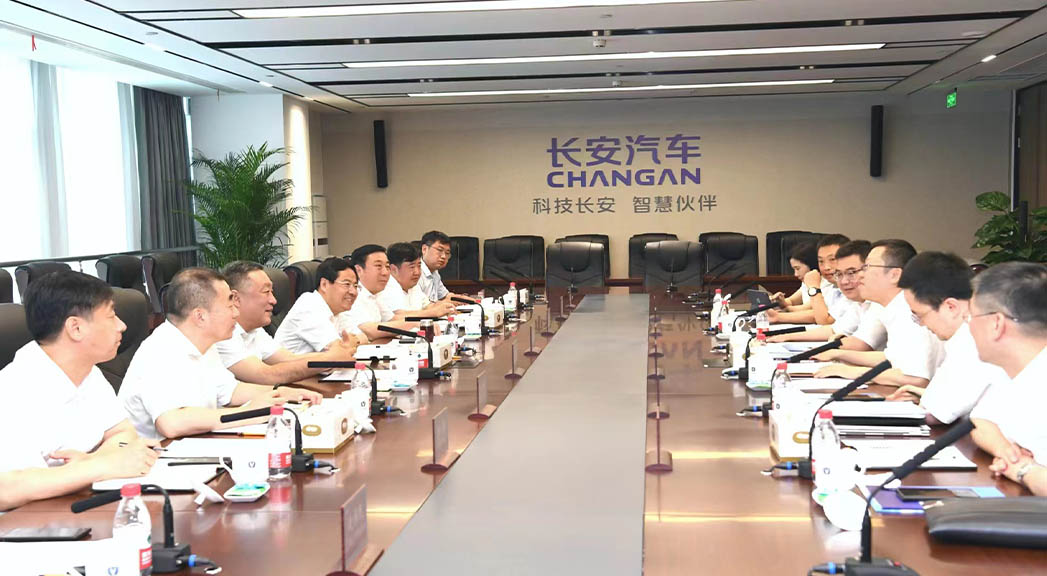 張濤帶隊(duì)赴重慶對(duì)接洽談項(xiàng)目。 白永民攝
