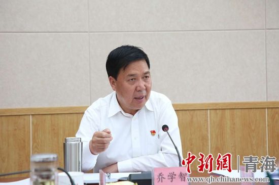 圖為黃南州州長喬學(xué)智講話。黃宣攝