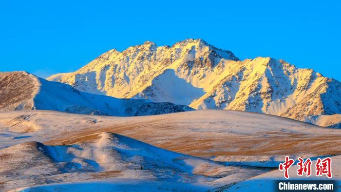 祁連山雪山草原迎來2021年第一縷陽(yáng)光