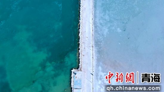 圖為冬日青海湖。李江寧攝