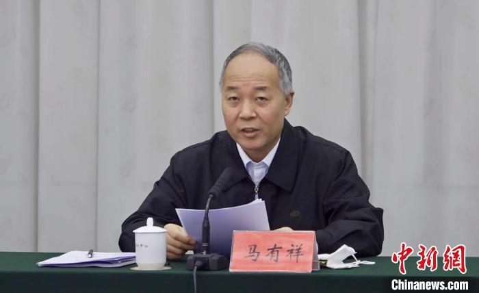 圖為農(nóng)業(yè)農(nóng)村部副部長馬有祥在部省共同打造青海綠色有機農(nóng)畜產(chǎn)品輸出地推進會議上講話?！±罱瓕?攝