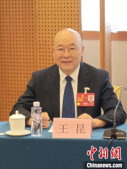 圖為全國政協(xié)委員，農(nóng)工黨青海省委會(huì)主委王昆?！∈茉L者供圖