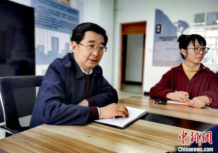 （兩會(huì)聲音）全國政協(xié)委員趙海興：師者為師亦為范，建議設(shè)教師理想信念教育基地