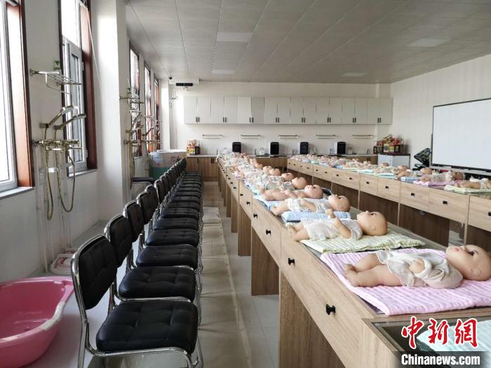 由人社部重點幫扶打造的“天鎮(zhèn)保姆”，已成為全國知名的勞務(wù)輸出品牌?！》尔惙?攝