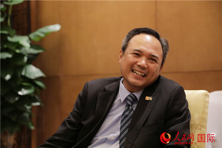 馬來西亞駐南寧總領事館總領事阿哈默·法蒂爾·伊斯邁爾在2024中國-東盟教育交流周期間接受人民網(wǎng)專訪。人民網(wǎng) 王婧攝