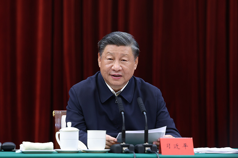 2023年10月12日下午，中共中央總書記、國(guó)家主席、中央軍委主席習(xí)近平在江西省南昌市主持召開進(jìn)一步推動(dòng)長(zhǎng)江經(jīng)濟(jì)帶高質(zhì)量發(fā)展座談會(huì)并發(fā)表重要講話。新華社記者 鞠鵬 攝