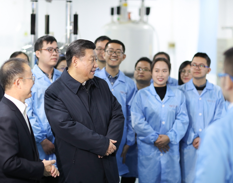 2019年1月17日，習(xí)近平在天津南開大學(xué)元素有機(jī)化學(xué)國家重點(diǎn)實(shí)驗(yàn)室同師生親切交流。