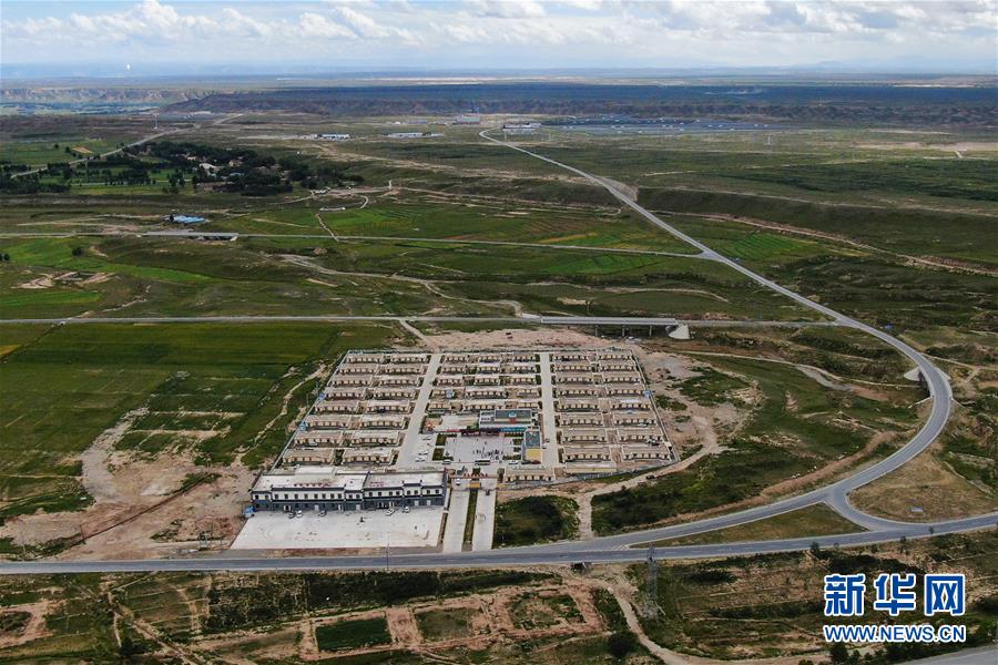 (走向我們的小康生活)(2)青海共和縣:移民安置點的幸福生活