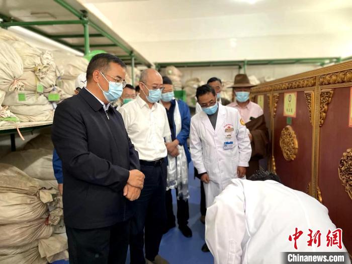 青海：“花式”取經(jīng)，傳承應(yīng)用多項(xiàng)中藏醫(yī)適宜技術(shù)