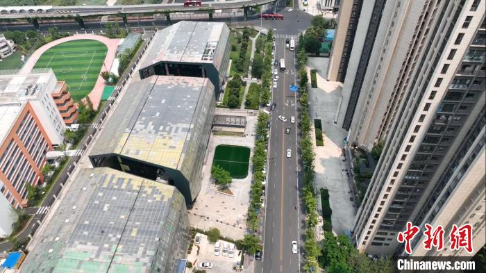 匯泉路社區(qū)一角?！「呒午?攝