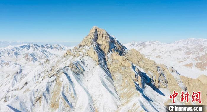 圖為山川被白雪覆蓋?！《继m縣融媒體中心供圖