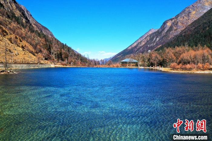 畢棚溝景區(qū)風(fēng)光?！“苍?攝
