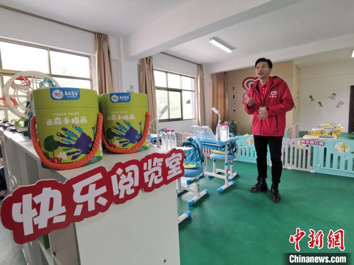 拉薩市堆龍德慶區(qū)幫普村的“心路文化空間”設(shè)有舒適的閱覽室。　趙延 攝