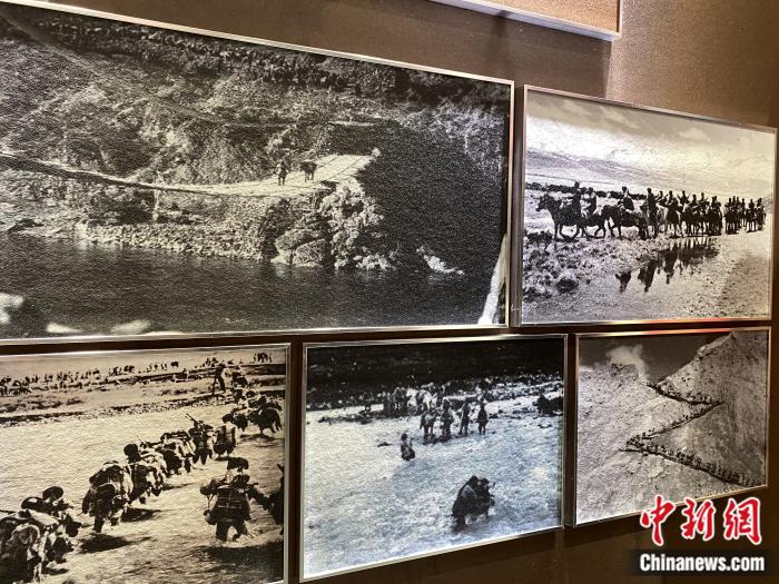 紅樓內(nèi)展廳，圖為昌都戰(zhàn)役中的人民解放軍。彭寧鈴 攝