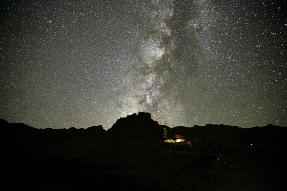 阿里暗夜星空。旦真次旦攝