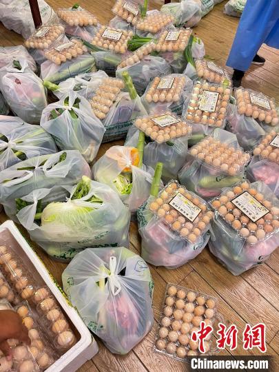 西藏格拉丹東超市疫情期間全力保障市場供應?！∈茉L者供圖