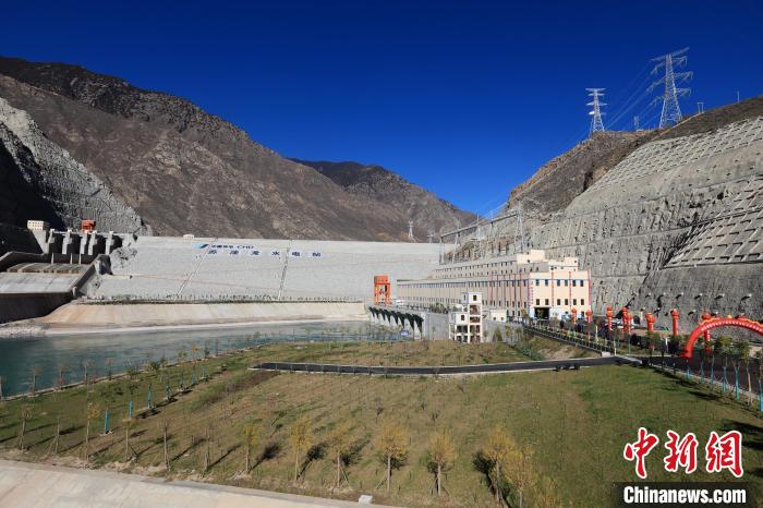 圖為金沙江上游蘇洼龍水電站。　王磊 攝