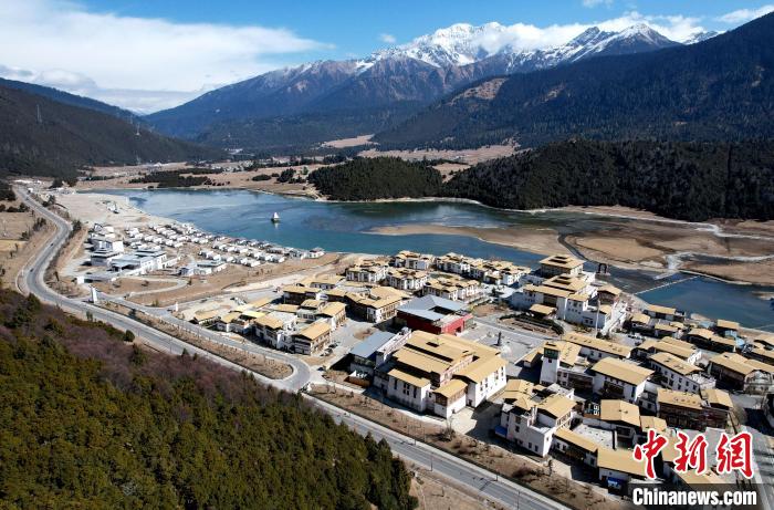 2月17日，西藏林芝魯朗小鎮(zhèn)。(無人機照片) 李林 攝