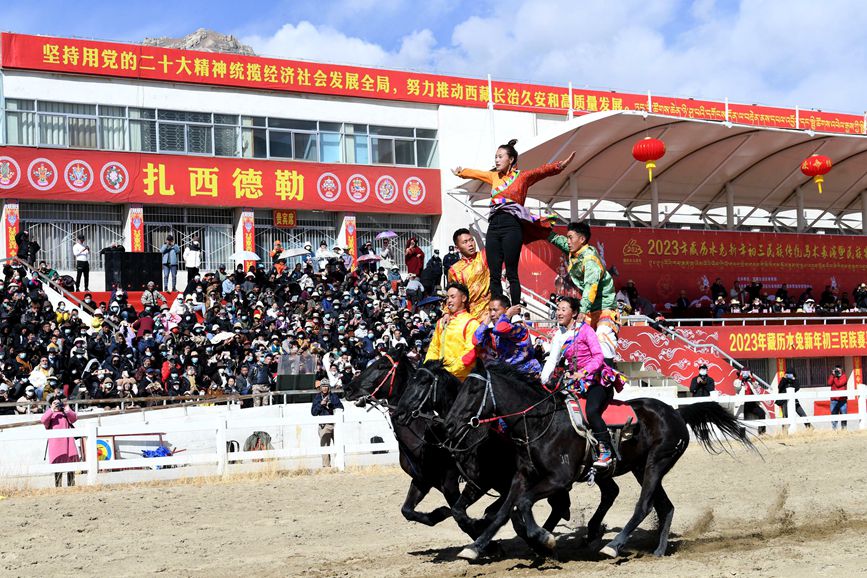 藏歷新年，精彩的馬術(shù)表演。潘多攝
