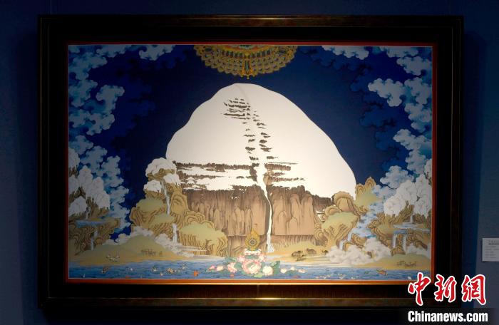 圖為5月16日，展覽中新創(chuàng)唐卡作品《岡底斯山》?！±盍?攝