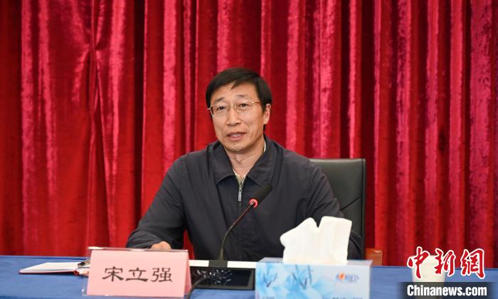圖為西藏自治區(qū)黨委組織部副部長(zhǎng)、第十批援藏干部人才總領(lǐng)隊(duì)宋立強(qiáng)致辭。