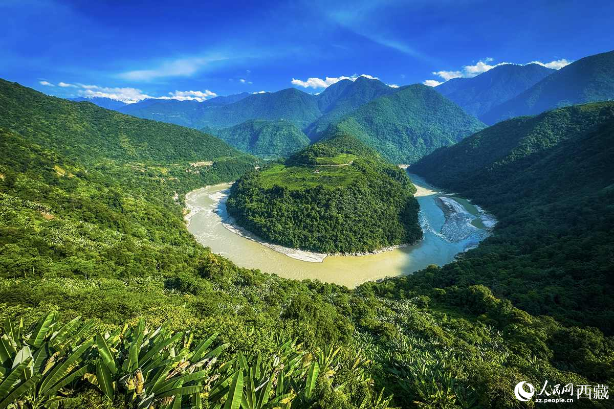無(wú)人機(jī)航拍墨脫縣果果塘大拐彎。人民網(wǎng)記者 次仁羅布攝