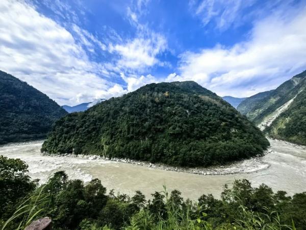 幾代建設(shè)者，歷經(jīng)半個多世紀(jì)完成！這是一條怎樣的公路？