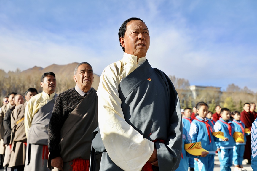 “升國(guó)旗、唱國(guó)歌”儀式現(xiàn)場(chǎng)。