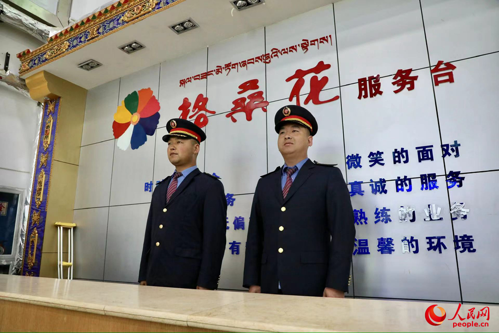 那曲火車站格?；ǚ张_。人民網(wǎng)記者 次仁羅布攝